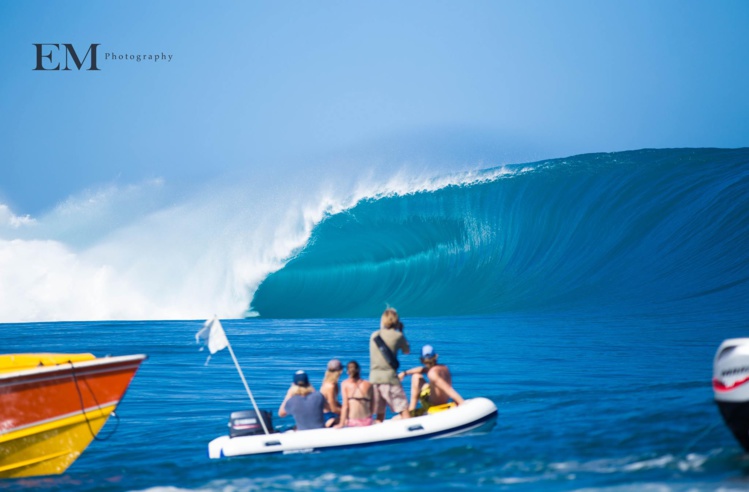 Encore une belle free session à Teahupo'o, LA vague mythique Encore une belle free session à Teahupo'o, LA vague mythique