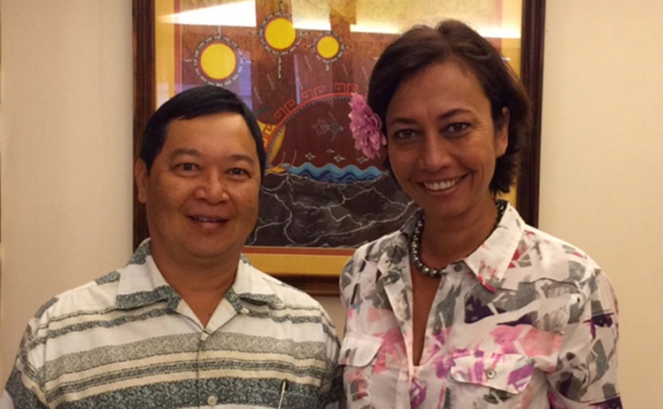 La ministre de l’Éducation, Nicole Sanquer-Fareata, avec Jean Chaumine, directeur de l’école supérieure du professorat et de l’éducation de Polynésie française.