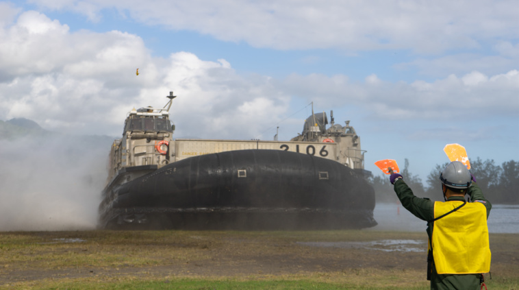 Trois L-CAC ont desservi cette plage de Papeari. Crédit : Tahiti infos Trois L-CAC ont desservi cette plage de Papeari. Crédit : Tahiti infos