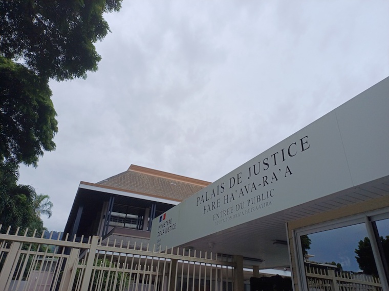 Reconnu coupable de viols, l'accusé condamné à 15 ans de prison Reconnu coupable de viols, l'accusé condamné à 15 ans de prison