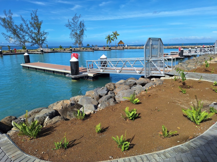 La marina a été refaite à neuf. La marina a été refaite à neuf.