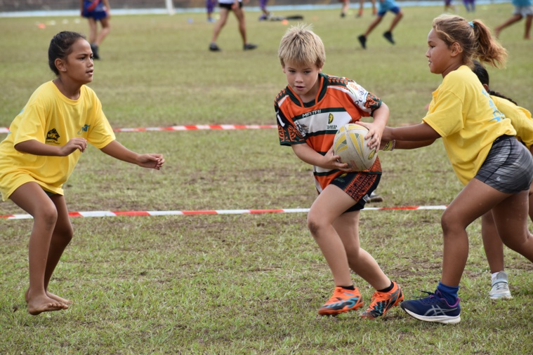 Les filles de Faa’a contre les garçons de Punaauia. Les filles de Faa’a contre les garçons de Punaauia.