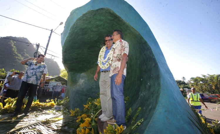 Le Président du Pays a testé la vague de Hava'e, version miniature.