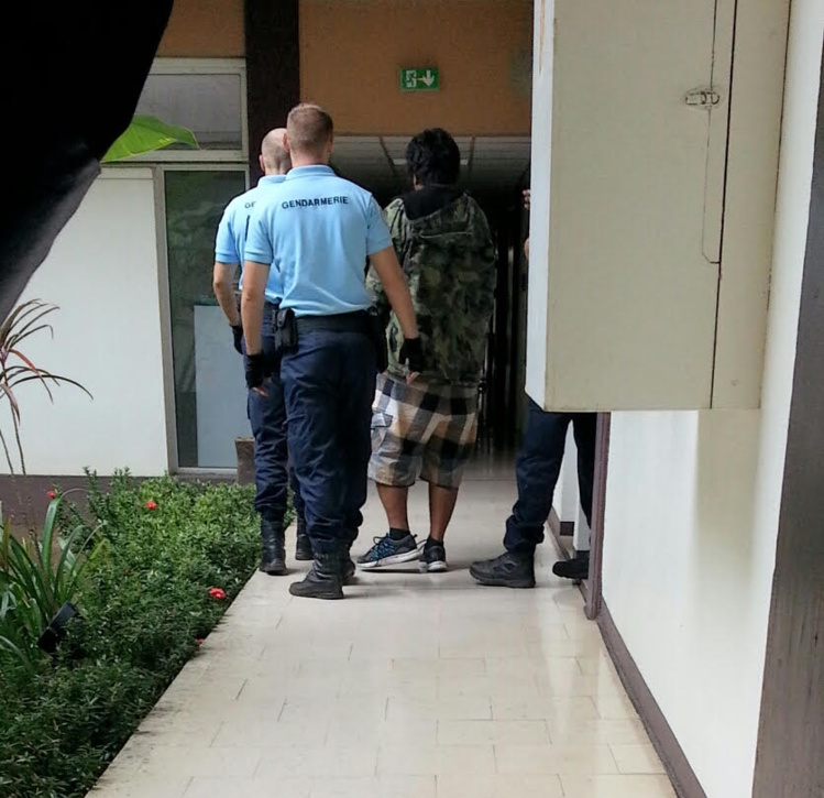 Mahina: En manque de cigarettes, il s'énerve et frappe un gendarme à coups de poing