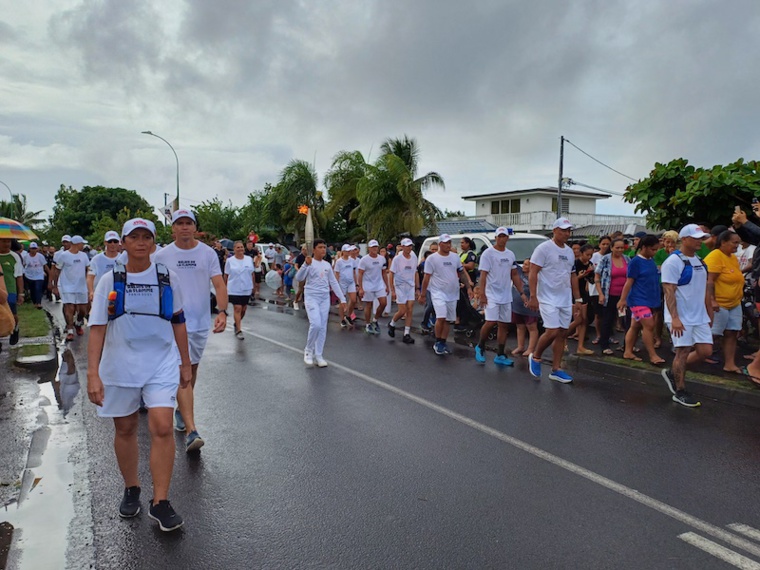À Mahina, une foule en liesse pour accueillir la flamme