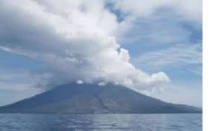 Le volcan de Manam se réveille Le volcan de Manam se réveille