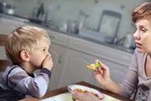 USA: les enfants difficiles sur la nourriture davantage sujets à des troubles émotionnels