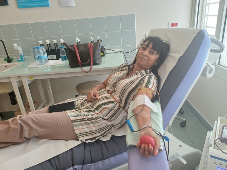 Pour Virginie, donneuse régulière, le don du sang relève d'un “acte de citoyenneté”.