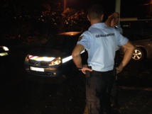 Toru matahiti hau tei toe ia Ben Benacek i te fa'aea i roto i te ho'e fare tape'ara'a