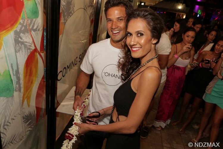 Vaimiti et Michel lors de l'inauguration de leur boutique, le 7 août, au Vaima.