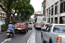 Avec la disparition du giratoire du Pacifique, les voitures en provenance de la gare maritime ou de Fare Ute ne pourront plus tourner directement à gauche. Le but est de favoriser la fluidité de circulation sur le Prince Hinoi dont les feux tricolores doivent être régulés en onde verte. Avec la disparition du giratoire du Pacifique, les voitures en provenance de la gare maritime ou de Fare Ute ne pourront plus tourner directement à gauche. Le but est de favoriser la fluidité de circulation sur le Prince Hinoi dont les feux tricolores doivent être régulés en onde verte.