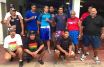 Maco Nena (en tricot rouge) partageait depuis des années sa passion pour la boxe, avec les jeunes..