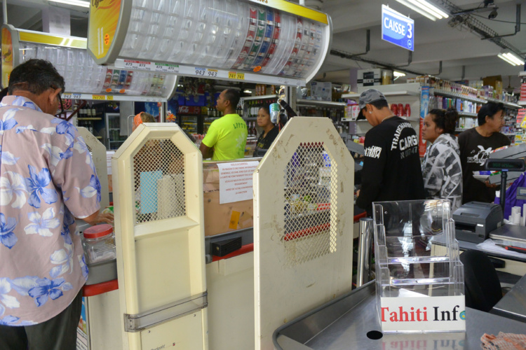 Razzia sur Tahiti Infos aux Raromatai