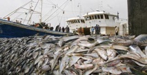 Chalutiers chinois saisis pour violation des lois de pêche en Côte d'Ivoire.