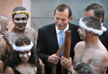 Australie: le Premier ministre va passer une semaine avec des communautés aborigènes Australie: le Premier ministre va passer une semaine avec des communautés aborigènes