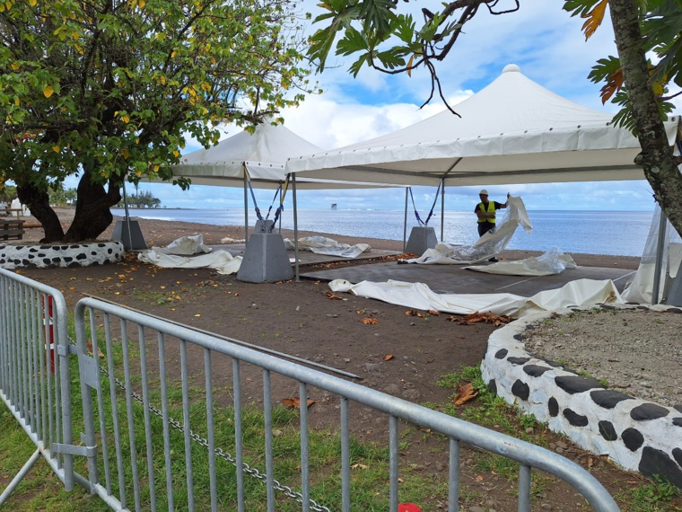 Le démontage des infrastructures temporaires suit son cours (Crédit : Anne-Charlotte Lehartel). Le démontage des infrastructures temporaires suit son cours (Crédit : Anne-Charlotte Lehartel).