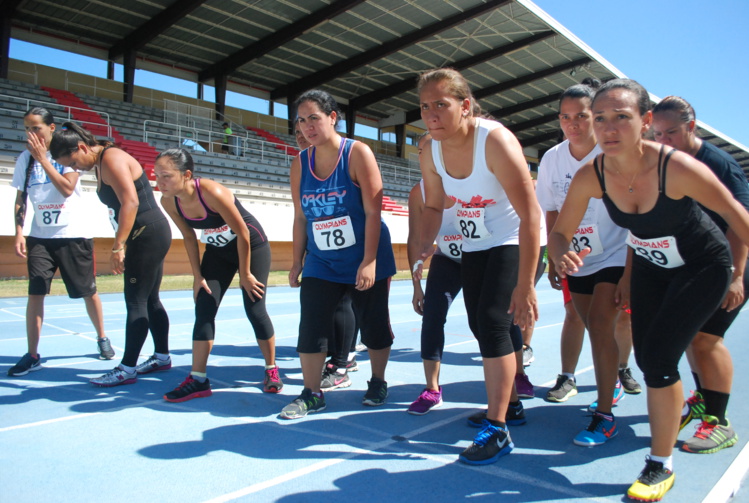 Départ de la course 400 mètres Départ de la course 400 mètres