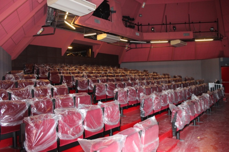 Construit en 1970, le Petit Théâtre vient d’être livré au terme de deux mois de travaux financés par la Maison de la Culture, bien souvent sur fonds propres, pour un montant total de 23 500 000 Fcfp afin d'offrir aux professionnels comme au public des lieux d’accueil de qualité. (Photo : TFTN)