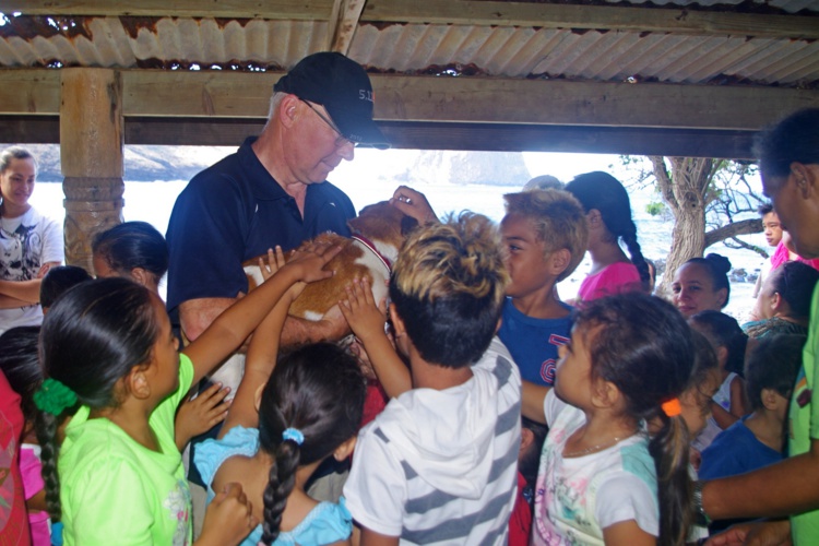 A Ua Huka, un bain de foule pour Whisky A Ua Huka, un bain de foule pour Whisky