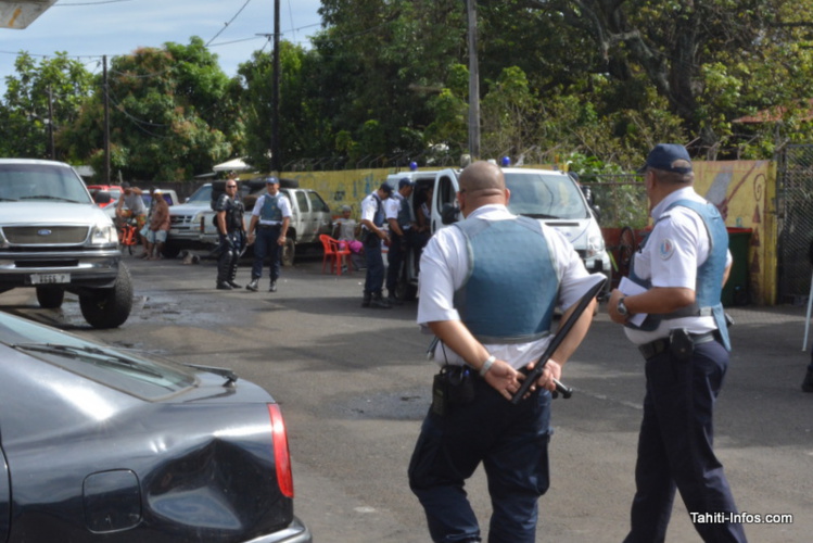 Descente de la DSP pour arrêter un dealer armé d'un vélo