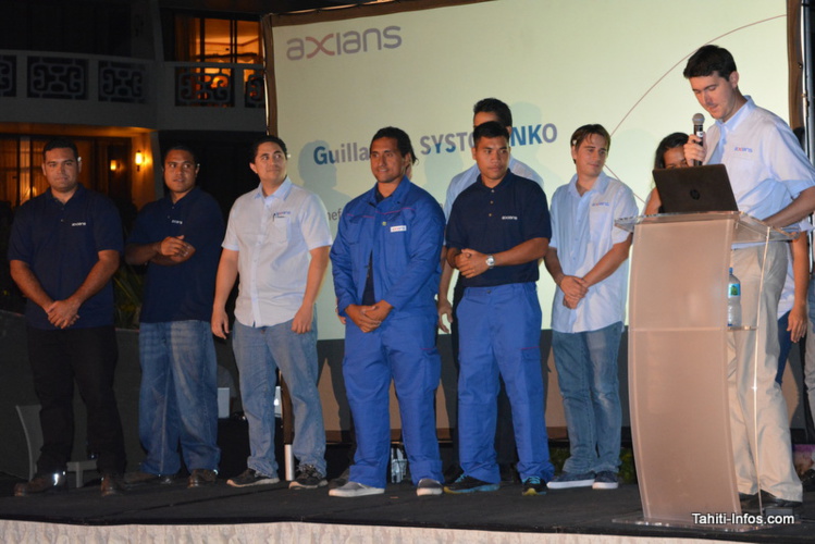 Guillaume Systchenko, qui dirige Axians, et son équipe. Guillaume Systchenko, qui dirige Axians, et son équipe.