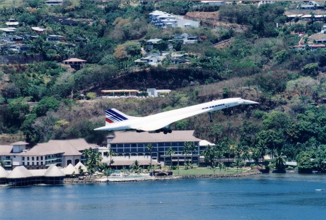 Un passionné d'aviation fête les 30 ans du Concorde au fenua