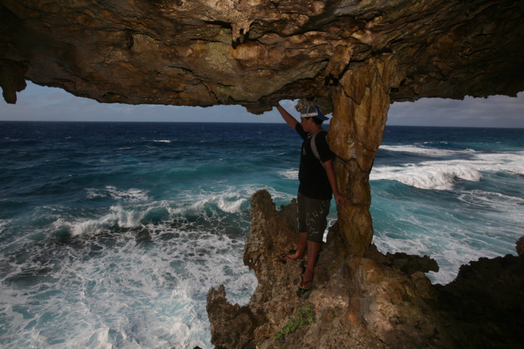 Carnet de voyage aux Australes: "Rurutu entre roc, mer et ciel"