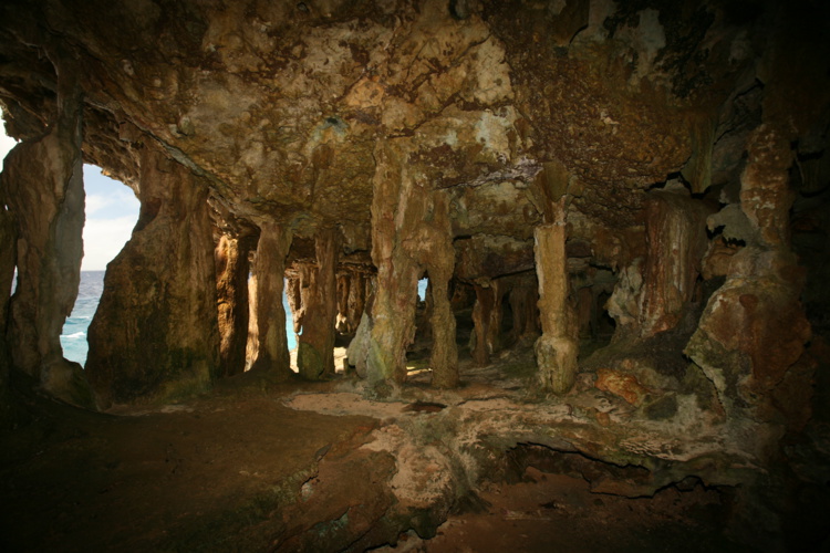 Carnet de voyage aux Australes: "Rurutu entre roc, mer et ciel" Carnet de voyage aux Australes: "Rurutu entre roc, mer et ciel"