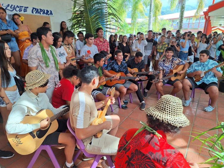 Le lycée de Papara était en fête, mercredi matin. Le lycée de Papara était en fête, mercredi matin.