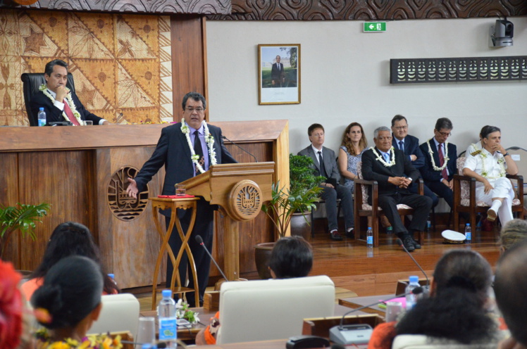 Edouard Fritch lors de son allocution devant la représentation polynésienne, jeudi matin pour la séance d'ouverture de la session budgétaire 2015.