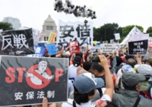 Le Japon adopte des lois de défense controversées Le Japon adopte des lois de défense controversées