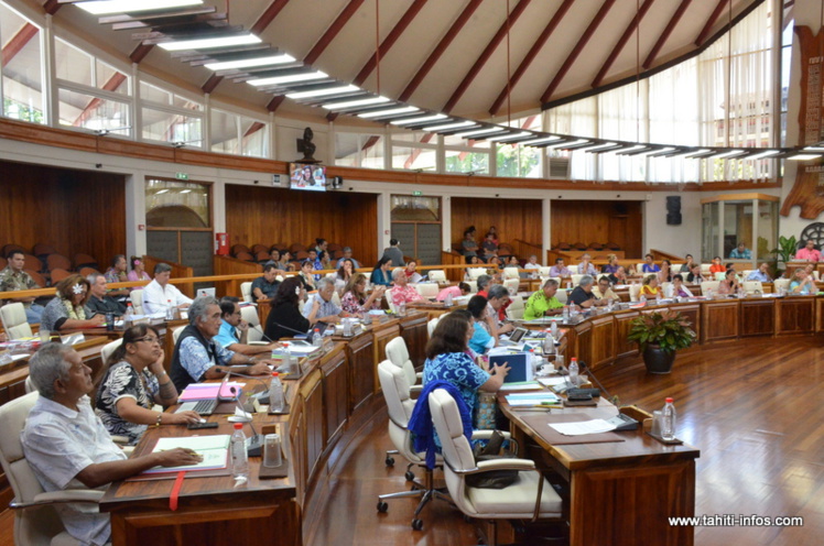 Transports interinsulaires : adoption de la loi qui met "de l’ordre dans tout ça" Transports interinsulaires : adoption de la loi qui met "de l’ordre dans tout ça"