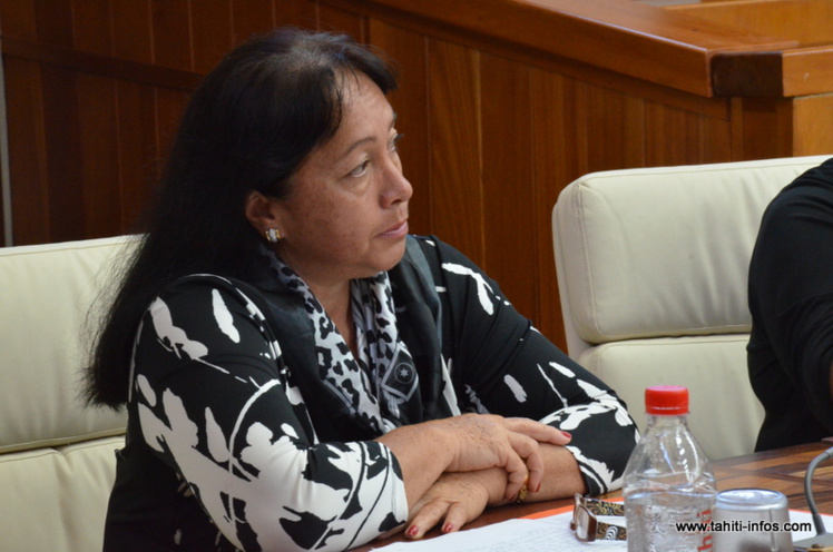 Assemblée : Joëlle Frébault sort du rang mais "reste" à l’UPLD