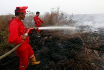 Incendies: Singapour accuse l'Indonésie et ferme ses écoles