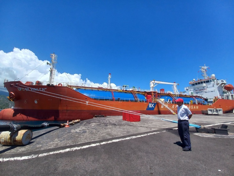 L’Epic St Vincent fait le plein avant de reprendre la mer L’Epic St Vincent fait le plein avant de reprendre la mer