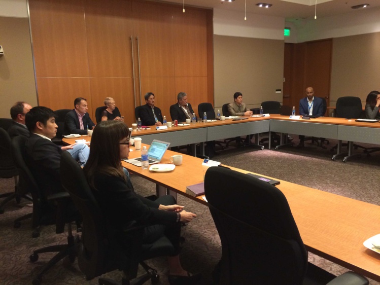 « Smart Tourism » en Polynésie française : Jean-Christophe Bouissou en réunion avec la société Intel « Smart Tourism » en Polynésie française : Jean-Christophe Bouissou en réunion avec la société Intel