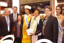 Salon du tourisme IFTM Top Resa: la ministre des Outre-mer visite le stand de Tahiti et ses îles Salon du tourisme IFTM Top Resa: la ministre des Outre-mer visite le stand de Tahiti et ses îles