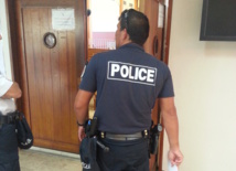 Il y a deux jours, Rainui avait dû être maîtrisé par l'escorte pour s'être montré très menaçant envers un magistrat du palais de justice, dans son bureau.