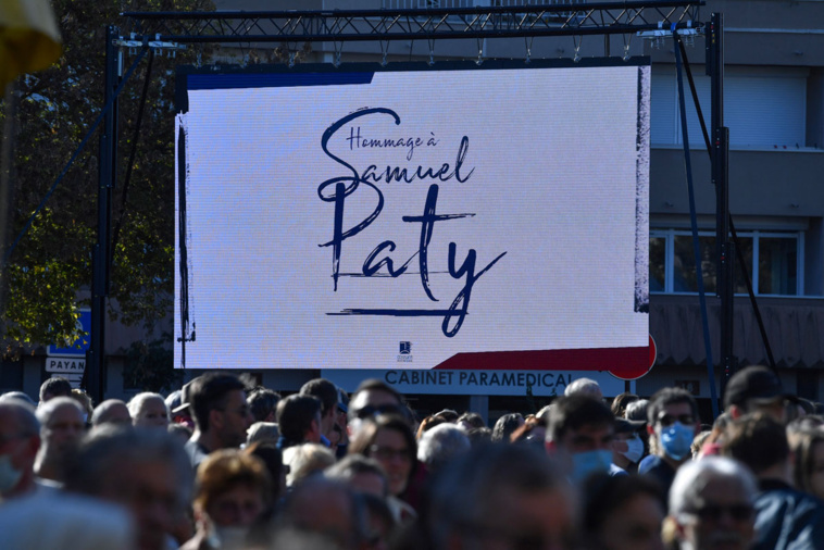 Minute de silence dans les collèges et lycées pour Samuel Paty et Dominique Bernard Minute de silence dans les collèges et lycées pour Samuel Paty et Dominique Bernard