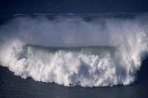 Les Pays-Bas inaugurent la machine créant les plus grandes vagues artificielles au monde