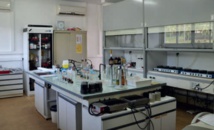 Le LESE (laboratoire d’étude et de suivi de l’environnement, antenne polynésienne de l’irsN) est implanté à Vairao depuis l’été 2009, après avoir été basé durant quarante-quatre ans à Mahina. il effectue depuis 1962 une surveillance permanente de la radioactivité en Polynésie française. Ici laboratoire de radiochimie alpha (Pu). Le LESE (laboratoire d’étude et de suivi de l’environnement, antenne polynésienne de l’irsN) est implanté à Vairao depuis l’été 2009, après avoir été basé durant quarante-quatre ans à Mahina. il effectue depuis 1962 une surveillance permanente de la radioactivité en Polynésie française. Ici laboratoire de radiochimie alpha (Pu).