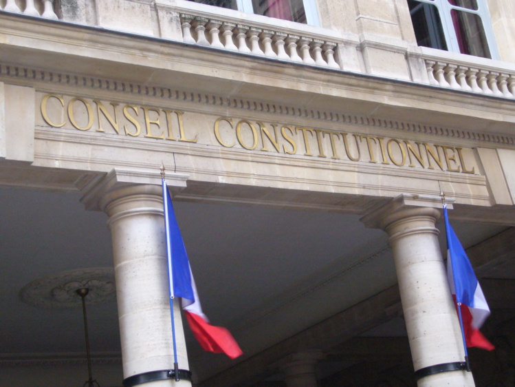 Un article du Code du commerce polynésien contraire à la constitution française Un article du Code du commerce polynésien contraire à la constitution française