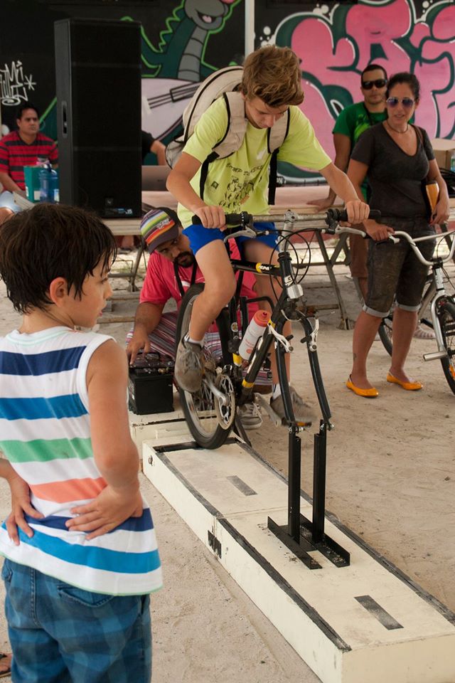 Les éco-ateliers Earth Hour Tahiti présenteront l’alternabike, un vélo qui produit de l’énergie. (Photo : DR)