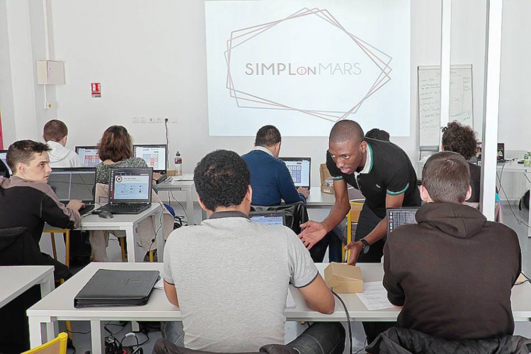 Simplon.co, l'école qui veut mettre le numérique à la portée de tous Simplon.co, l'école qui veut mettre le numérique à la portée de tous