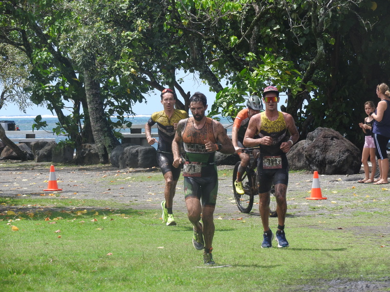 Taruia Krainer et Marine Chavanne s’offrent le cross de Atimaono Taruia Krainer et Marine Chavanne s’offrent le cross de Atimaono