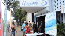 Les bureaux de Wave Info sont situés à côté du "tunnel" sur le front de mer de Papeete, juste en face des jardins de Paofai.
