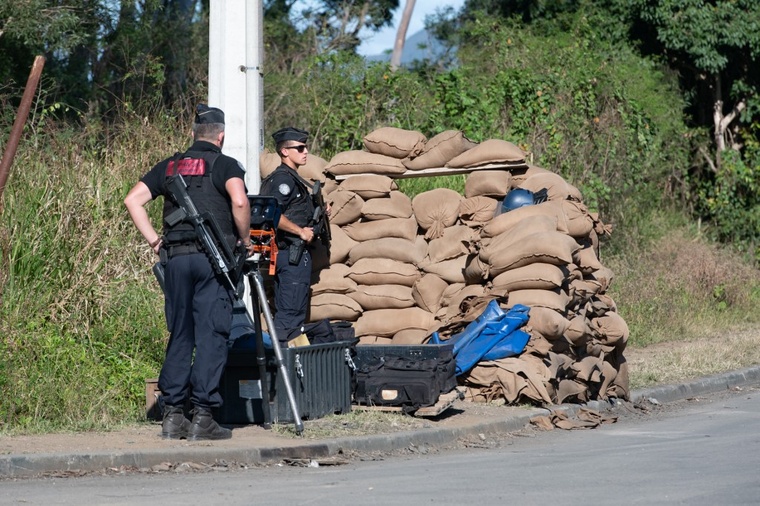 En Nouvelle-Calédonie, une commémoration des 40 ans de la tuerie de Hienghène brûlante d'actualité En Nouvelle-Calédonie, une commémoration des 40 ans de la tuerie de Hienghène brûlante d'actualité