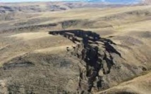 Puissant séisme dans l'est de l'Indonésie, dégâts mineurs Puissant séisme dans l'est de l'Indonésie, dégâts mineurs