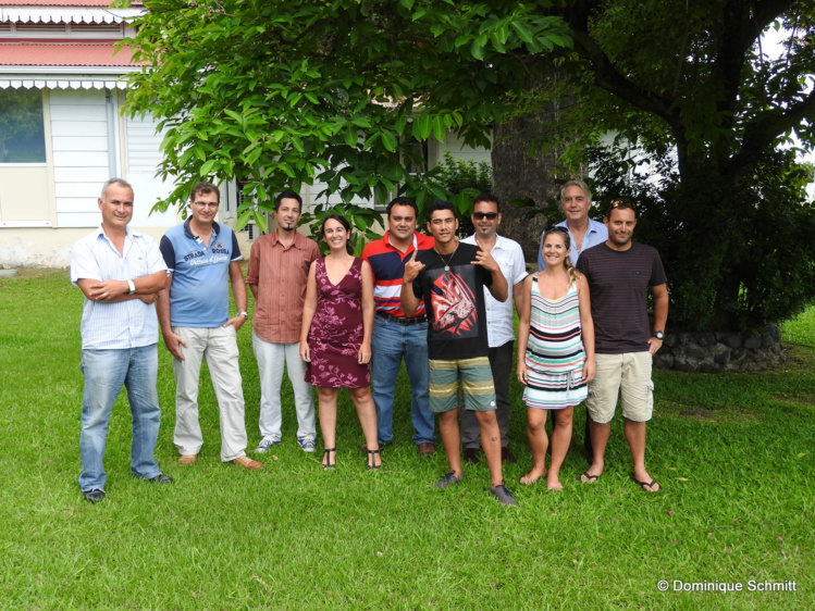 L'équipe qui a porté "Aroa Project", autour de leur jeune talent Tauarii Dexter. L'équipe qui a porté "Aroa Project", autour de leur jeune talent Tauarii Dexter.