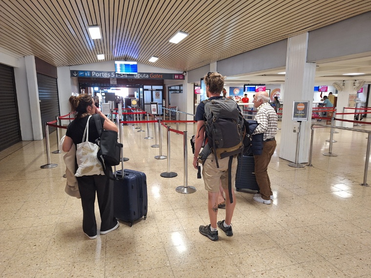 Plusieurs touristes et résidents témoignent (Crédit : Anne-Charlotte Lehartel). Plusieurs touristes et résidents témoignent (Crédit : Anne-Charlotte Lehartel).